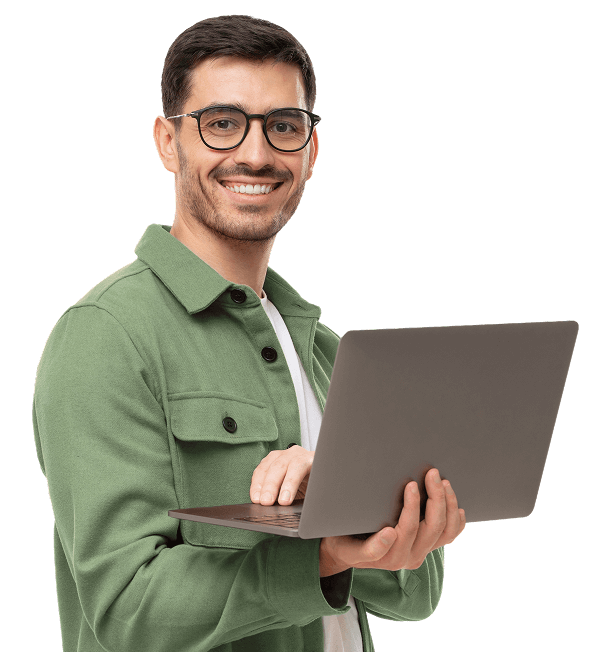 un hombre con una computadora haciendo la gestión de contraseñas Soffid